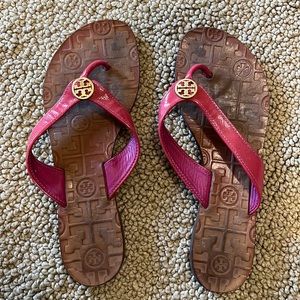 TORY BURCH flip flops